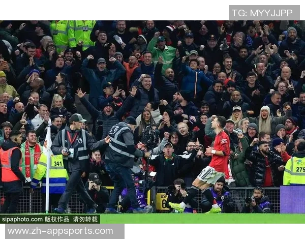 曼联对阵狼队继续采用四后卫阵型B费德里赫特马奎尔缺阵影响战局